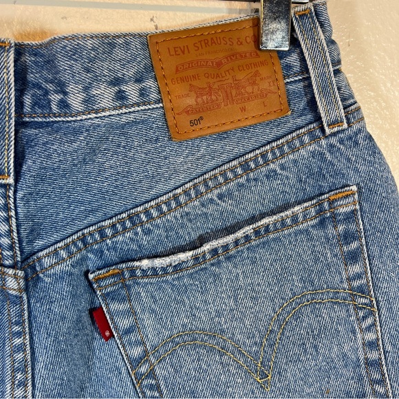 LEVI’s cutoff jean shorts distressed - Picture 3 of 6